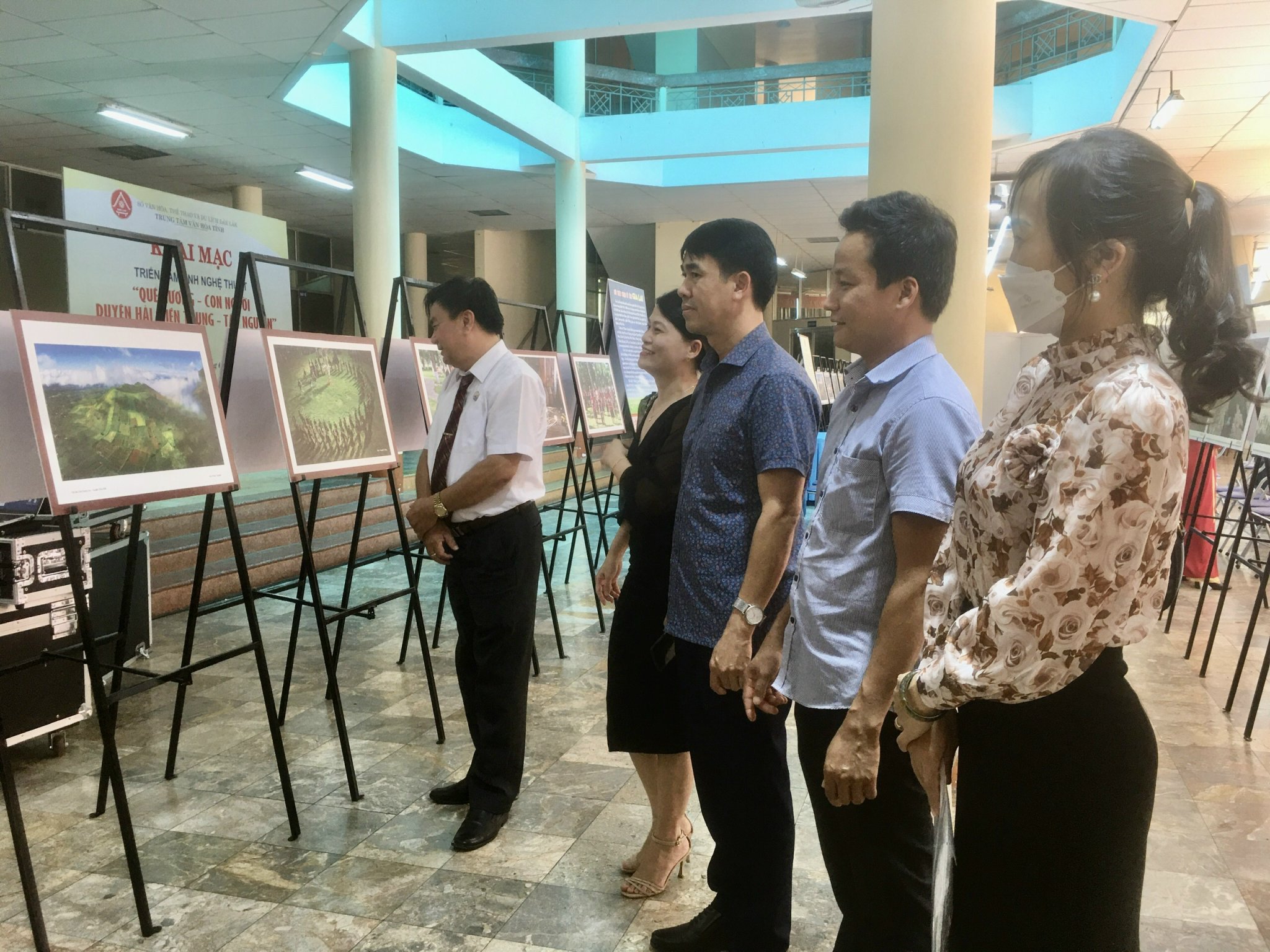 Triển lãm Ảnh nghệ thuật “Quê hương - con người Duyên hải miền Trung - Tây Nguyên” năm 2022